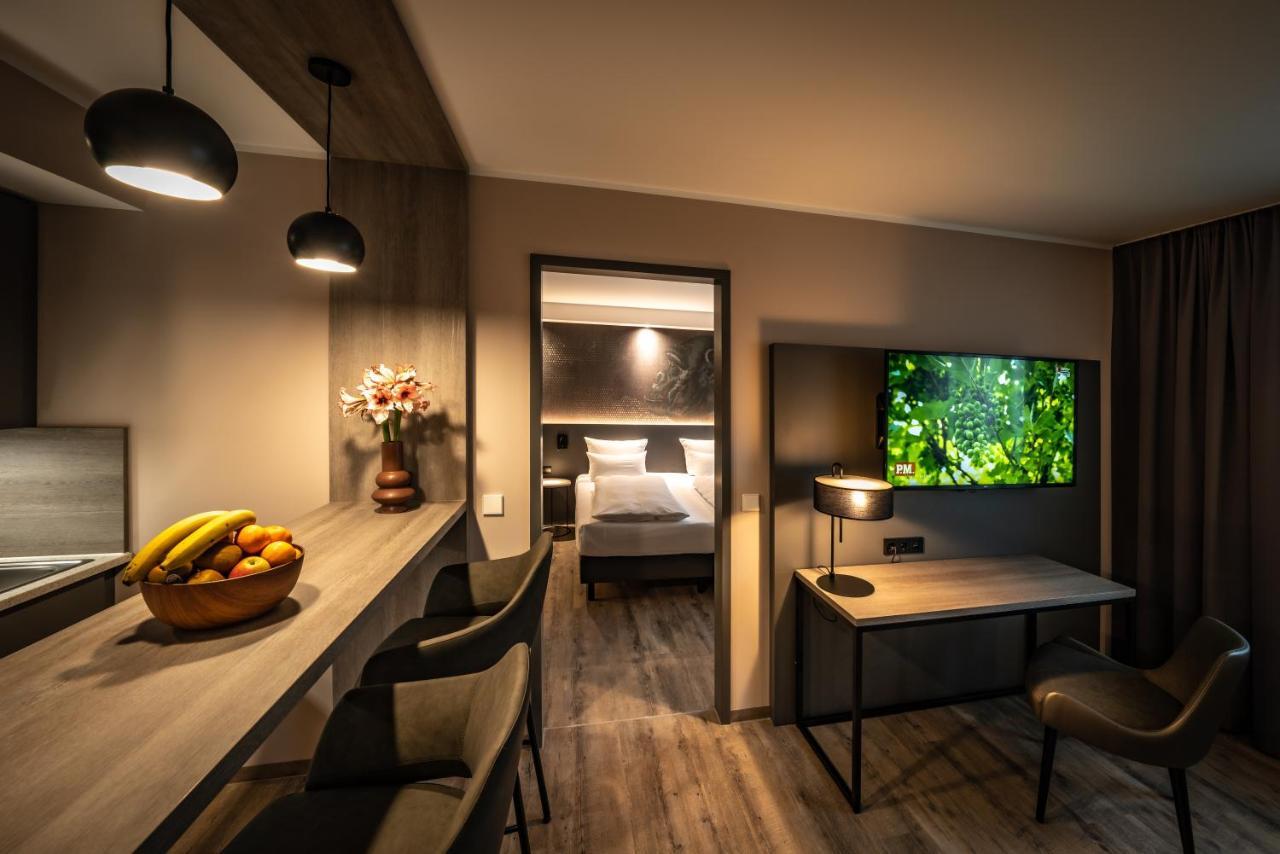 Loginn Stuttgart Zuffenhausen Hotel 3*